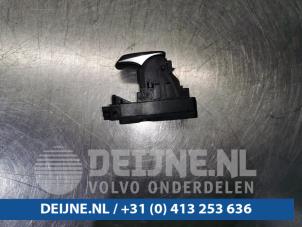 Mercedes GLC-Klasse Parking brake switch O100872 photo 2