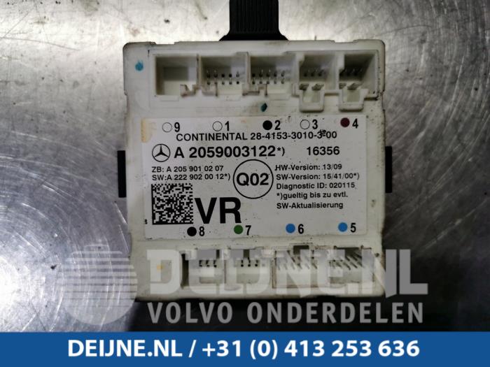 Mercedes GLC-Klasse Central door locking module O101048