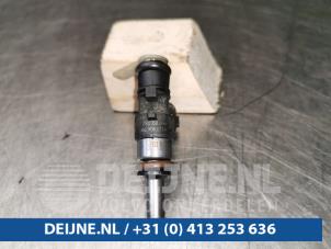 Volkswagen Golf Injector (petrol injection) O101133 photo 3