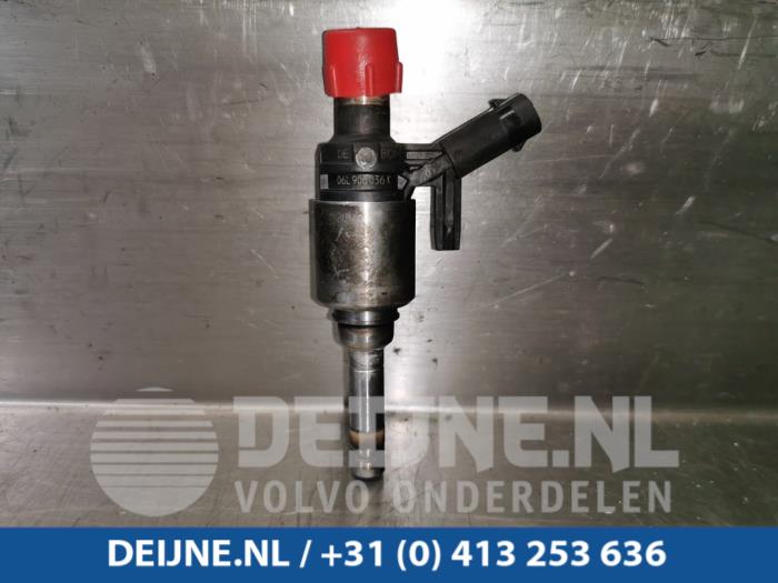 Volkswagen Golf Injektor (Benzineinspritzung) O101135