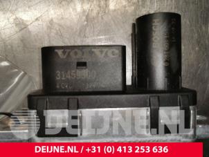 Gebruikte Voorgloei Relais Volvo XC60 II (UZ) 2.0 D4 16V Prijs € 45,00 Margeregeling aangeboden door van Deijne Onderdelen Uden B.V.