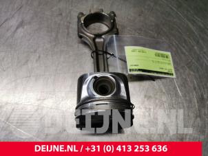 Volvo V70 Piston O101312 photo 2