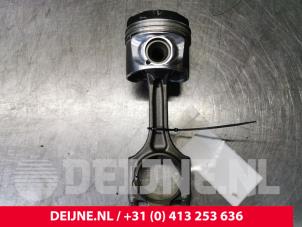 Volvo V70 Piston O101312 photo 3