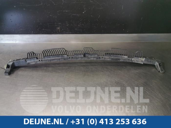 Volkswagen Golf Stoßstangenstütze mitte hinten O101382