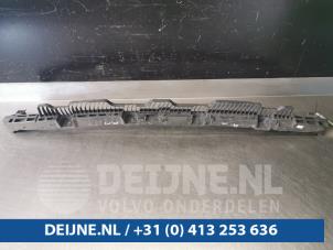 Volkswagen Golf Stoßstangenstütze mitte hinten O101382 foto 2