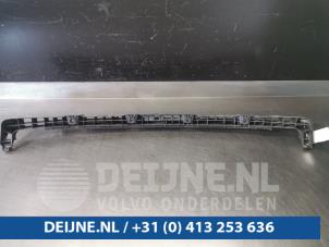 Volkswagen Golf Stoßstangenstütze mitte hinten O101382 foto 3