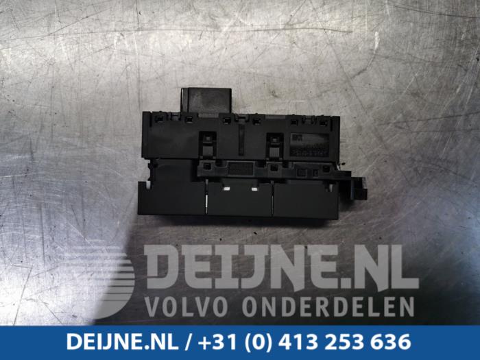Volkswagen Golf Start/stop switch O101406