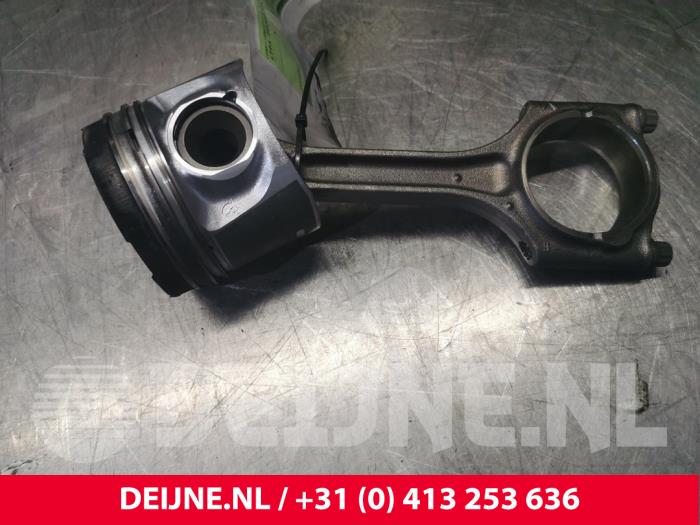 Gebruikte Zuiger Volvo V60 I (FW/GW) 2.0 D3 20V Prijs € 100,00 Margeregeling aangeboden door van Deijne Onderdelen Uden B.V.