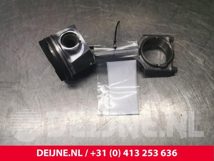 Gebruikte Zuiger Volvo V60 I (FW/GW) 2.0 D3 20V Prijs € 100,00 Margeregeling aangeboden door van Deijne Onderdelen Uden B.V.