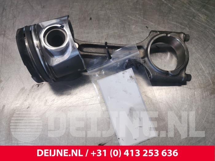 Gebruikte Zuiger Volvo V60 I (FW/GW) 2.0 D3 20V Prijs € 100,00 Margeregeling aangeboden door van Deijne Onderdelen Uden B.V.