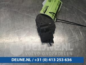 Porsche Cayenne Kachelklep Motor O101632 foto 2