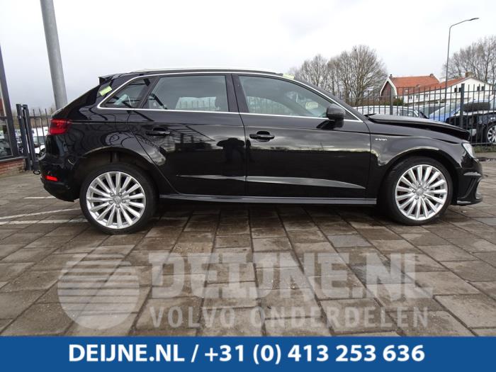 Audi A3 Extra Ruit 2Deurs rechts-achter O102186