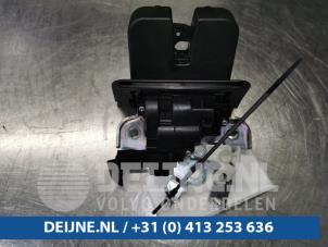 Audi A3 Tailgate lock mechanism O102208 photo 2