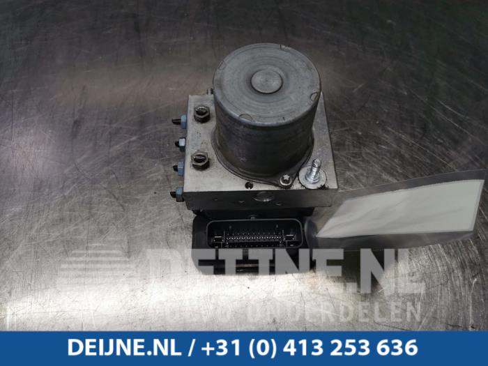 Gebruikte ABS Pomp Mercedes Vito (447.6) 2.2 114 CDI 16V Prijs € 96,80 Inclusief btw aangeboden door van Deijne Onderdelen Uden B.V.