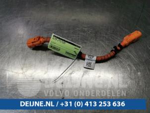 Gebruikte HV kabel (hoog voltage) Audi A3 Sportback (8VA/8VF) 1.4 TFSI 16V e-tron Prijs € 20,00 Margeregeling aangeboden door van Deijne Onderdelen Uden B.V.