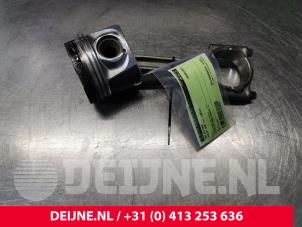 Gebruikte Drijfstang Volvo S60 II (FS) 2.0 D3 20V Prijs € 50,00 Margeregeling aangeboden door van Deijne Onderdelen Uden B.V.