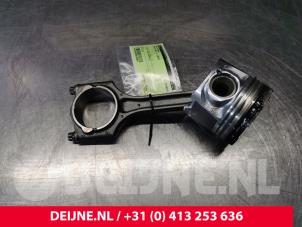 Gebruikte Drijfstang Volvo S60 II (FS) 2.0 D3 20V Prijs € 50,00 Margeregeling aangeboden door van Deijne Onderdelen Uden B.V.