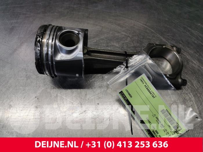 Gebruikte Drijfstang Volvo S60 II (FS) 2.0 D3 20V Prijs € 50,00 Margeregeling aangeboden door van Deijne Onderdelen Uden B.V.