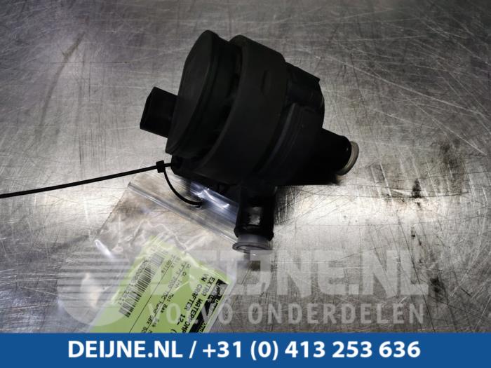 Volkswagen Crafter Additional water pump O102511