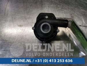 Volkswagen Crafter Additional water pump O102511 photo 2