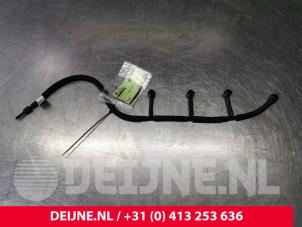 Volvo S60 Fuel return line O102528 photo 3