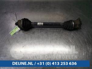 Gebruikte Aandrijfas links-voor Audi A4 (B7) 2.0 TDI Prijs € 150,00 Margeregeling aangeboden door van Deijne Onderdelen Uden B.V.