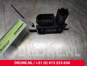 Volvo V40 Glow plug relay O102603 photo 3