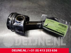 Zuiger van een Volvo V40 (MV) 2.0 D4 16V 2017