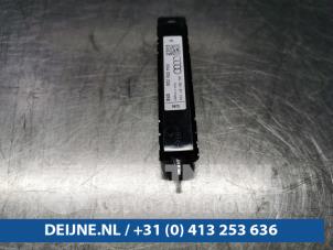Audi A3 Antennenverstärker O102614 foto 3