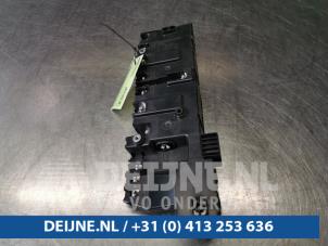 Mercedes Vito Fuse box O102671 photo 2