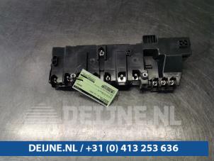 Mercedes Vito Fuse box O102671 photo 3