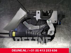 Mercedes Vito Türschlossmechanik 2-türig links O102720 foto 2