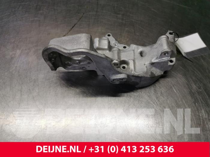 Volvo V40 Diesel pump bracket O102780