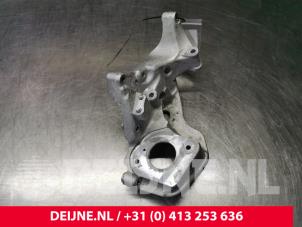 Volvo V40 Steun dieselpomp O102780 foto 3