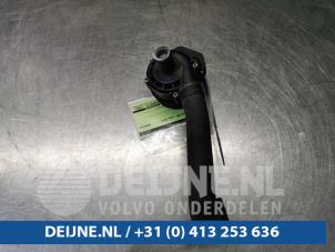 Mercedes E-Klasse Extra waterpomp O102932 foto 3