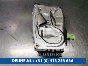 Mercedes E-Klasse Luchtfilterhuis O102939 foto 2