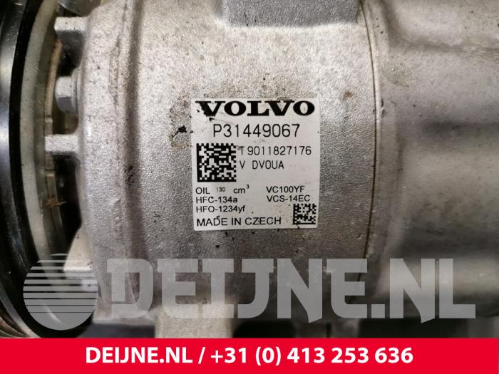 Aircopomp van een Volvo V60 II (ZW) 2.0 D3 16V 2019
