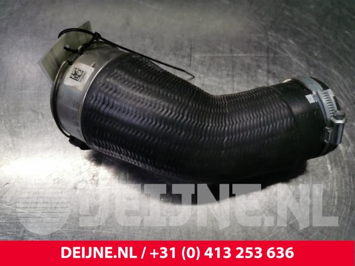 Gebruikte Intercooler Slang Volvo V60 II (ZW) 2.0 D3 16V Prijs € 35,00 Margeregeling aangeboden door van Deijne Onderdelen Uden B.V.