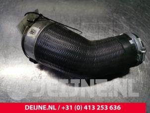 Gebruikte Intercooler Slang Volvo V60 II (ZW) 2.0 D3 16V Prijs € 35,00 Margeregeling aangeboden door van Deijne Onderdelen Uden B.V.