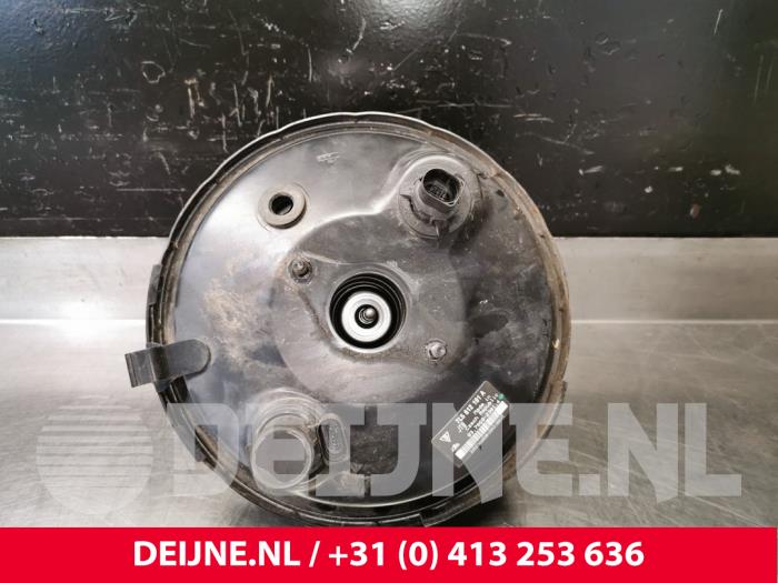 Gebruikte Rembekrachtiger Porsche Cayenne (9PA) 4.5 S V8 32V Prijs € 125,00 Margeregeling aangeboden door van Deijne Onderdelen Uden B.V.