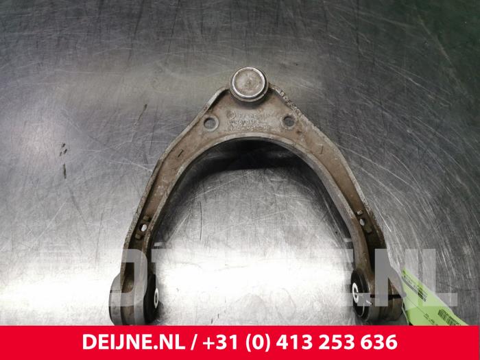 Porsche Cayenne Querlenker oben rechts vorne O103237