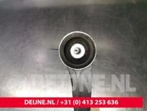 Porsche Cayenne Querlenker oben rechts vorne O103237 foto 3