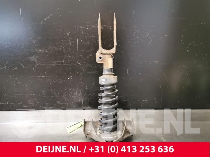 Porsche Cayenne Stoßdämpferstrebe rechts vorne O103244