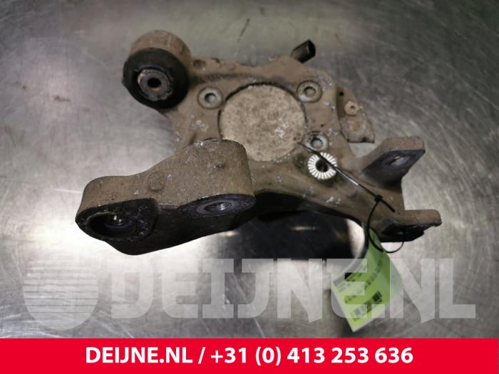 Audi A6 Fusee rechts-achter O103248