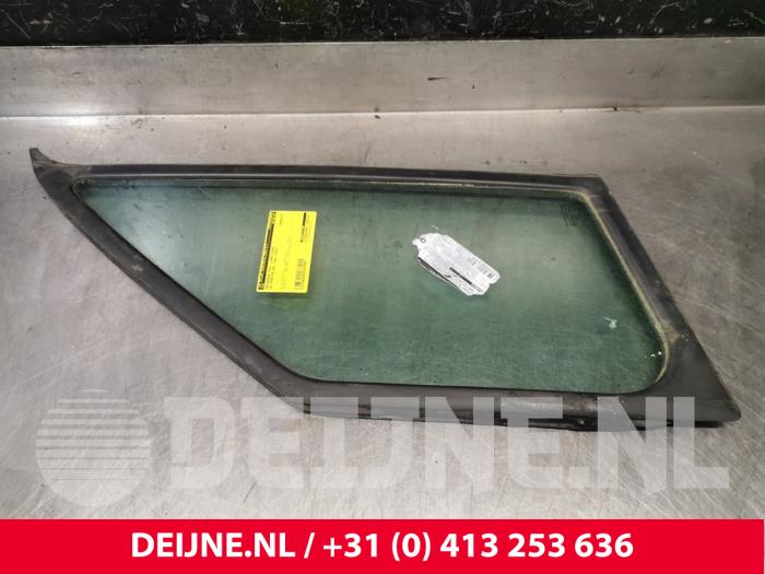 Volkswagen Crafter Driehoeks Ruit links-voor O103498