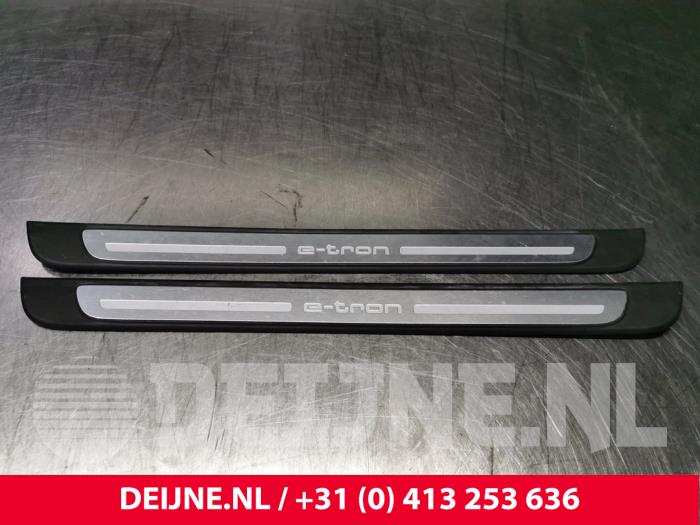 Audi A3 Portierlijst O103528
