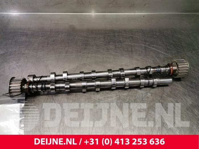 Gebruikte Nokkenas set Opel Vivaro Prijs € 242,00 Inclusief btw aangeboden door van Deijne Onderdelen Uden B.V.