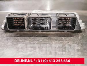 Renault Trafic Computer Motormanagement O103836 foto 3