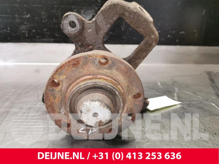 Mercedes Sprinter Fusee links-voor O103842