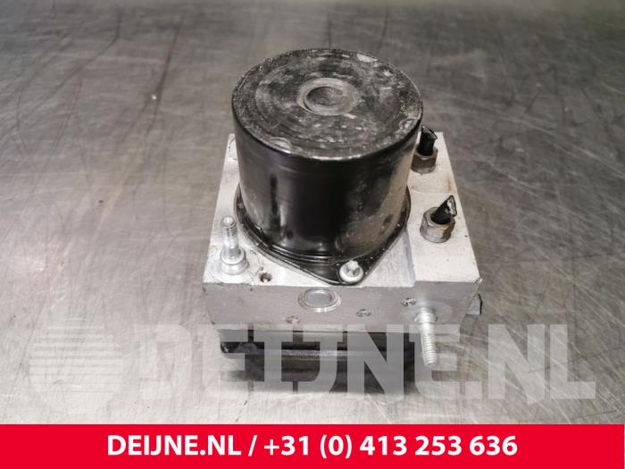 Volkswagen Polo ABS Pomp O103865